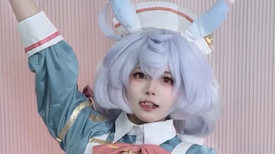 Here comes Sigwyn to do gymnastics!