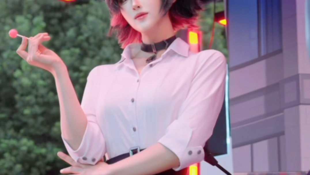 路人视角的鲨鱼妹