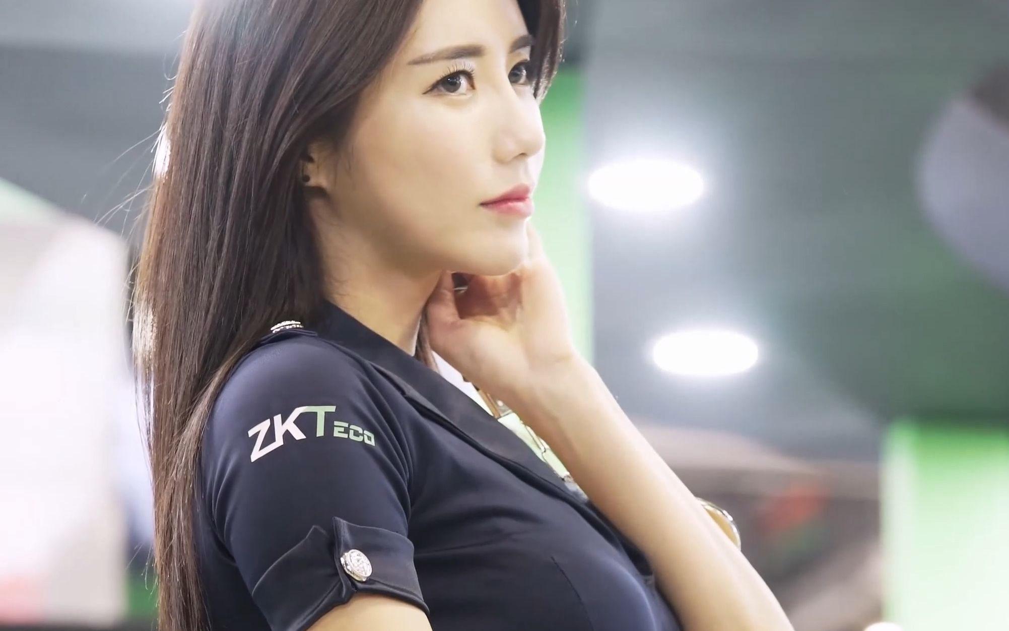 Miss Im Sola's Security Fair Airy Outfit