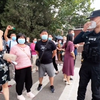 特警在高考执勤考点偶遇自己高中老师，师生激动：一眼就认出来了