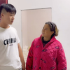 亲戚来家借车修房子，老妈却阻拦不让借，小伙直接把钥匙给小姨