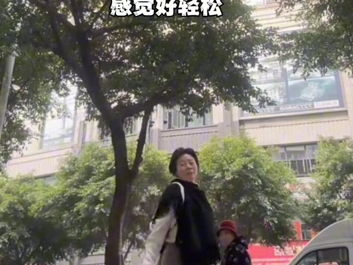 美业人的苦衷，吃饭老是狼吞虎咽，上大厕所有时候上一半顾客来了，害怕顾客跑了马上就得憋回去一半，也不能踏实实玩上几天，一休息吧感觉会失去很多一样，落下职业病，难呀