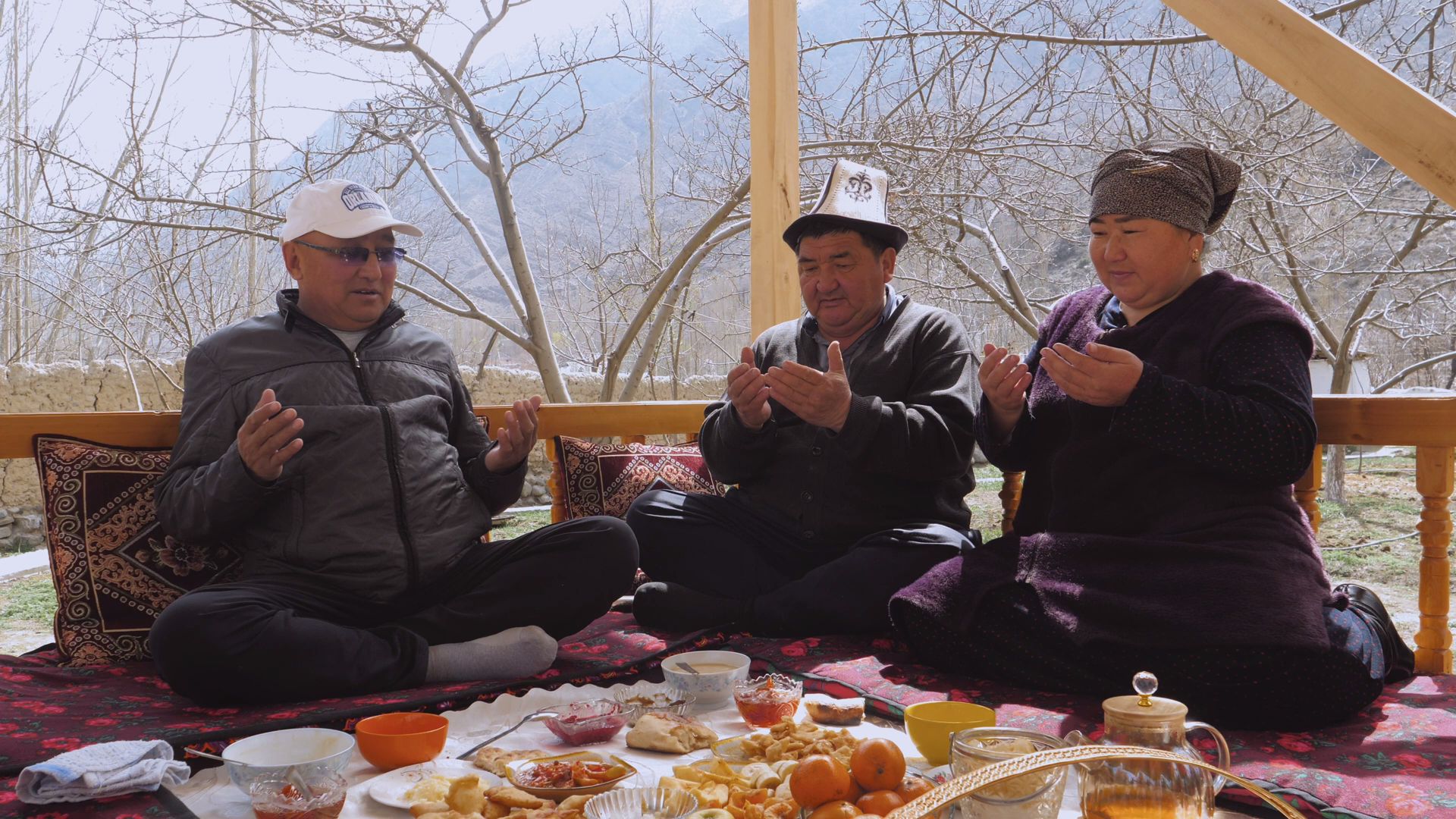 吉尔吉斯斯坦南部村庄，斋月期间人们是如何生活的