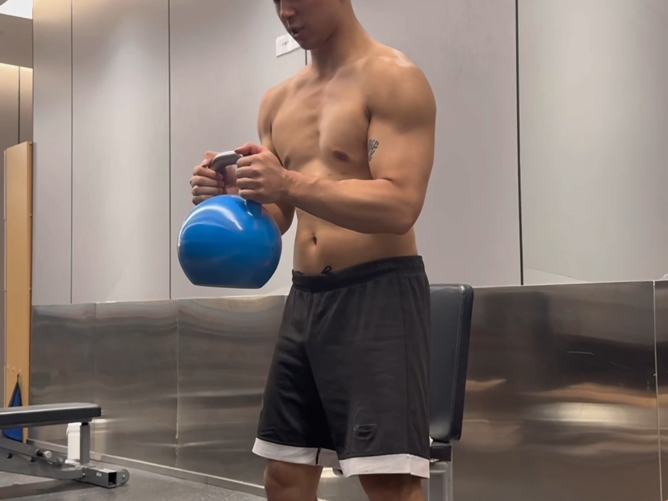 康复训练第一天 不自在的感觉充满全身 膝盖肌肉不受控制