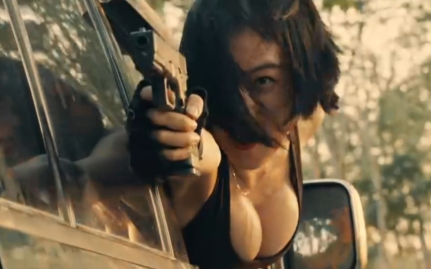 That's the only good part of the movie.