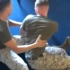 【哲学♂军人】两个美国帅兵在宿舍里进行摔跤练习！