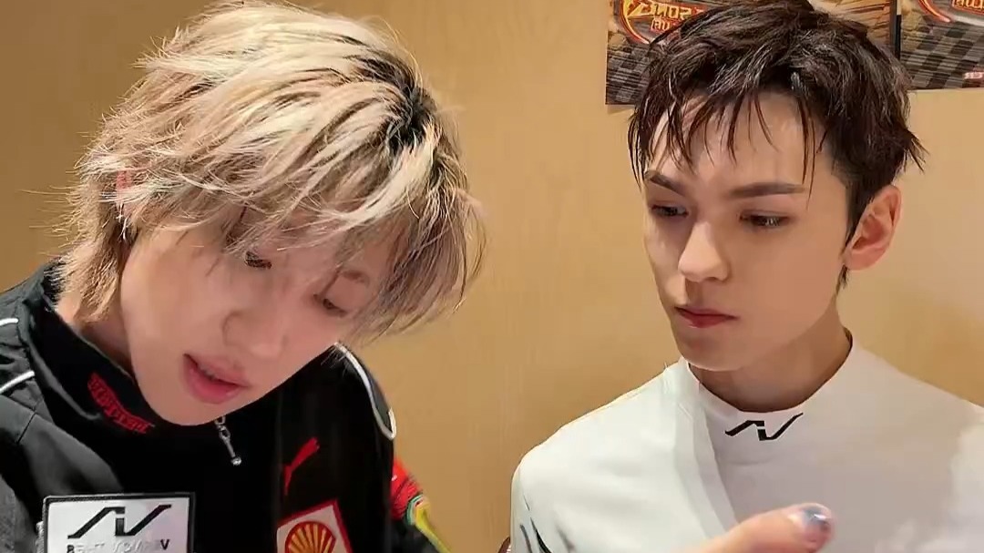 260705 SEVENTEEN 徐明浩THE8 崔瀚率VERNON 微博直播 零站
