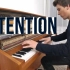 给钢琴挠痒痒没想到钢琴自己发出了《Attention》的声音，真是太棒了！