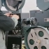 三十五毫米宽银幕放映机，这种机型适合固定式电影院用的放映机