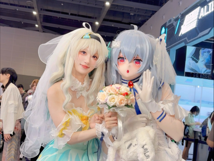 Married to 33 at CP31 Comic Con!