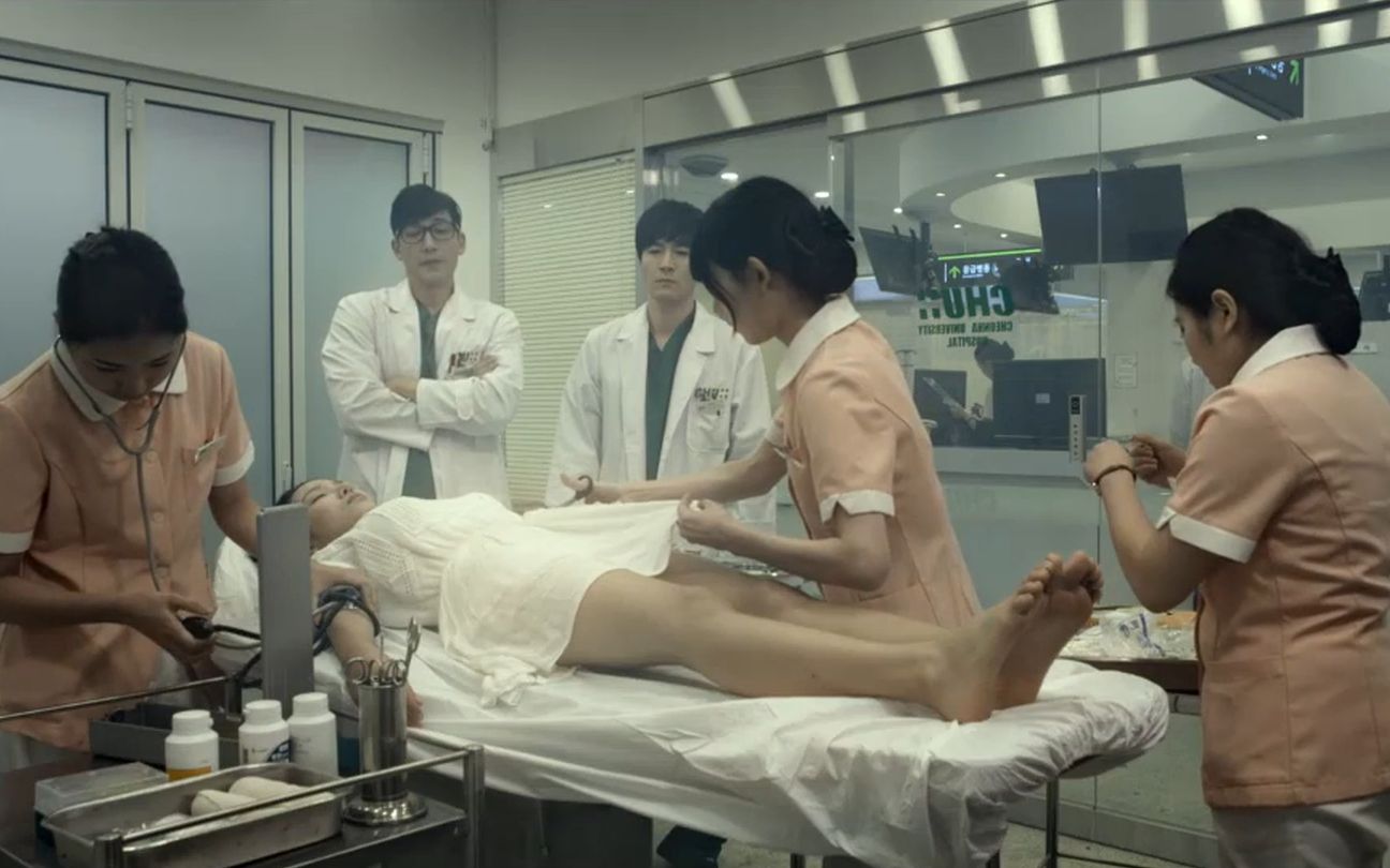 这部电影只有韩国人敢拍，道出人性的丑陋，全程捂着眼睛看完