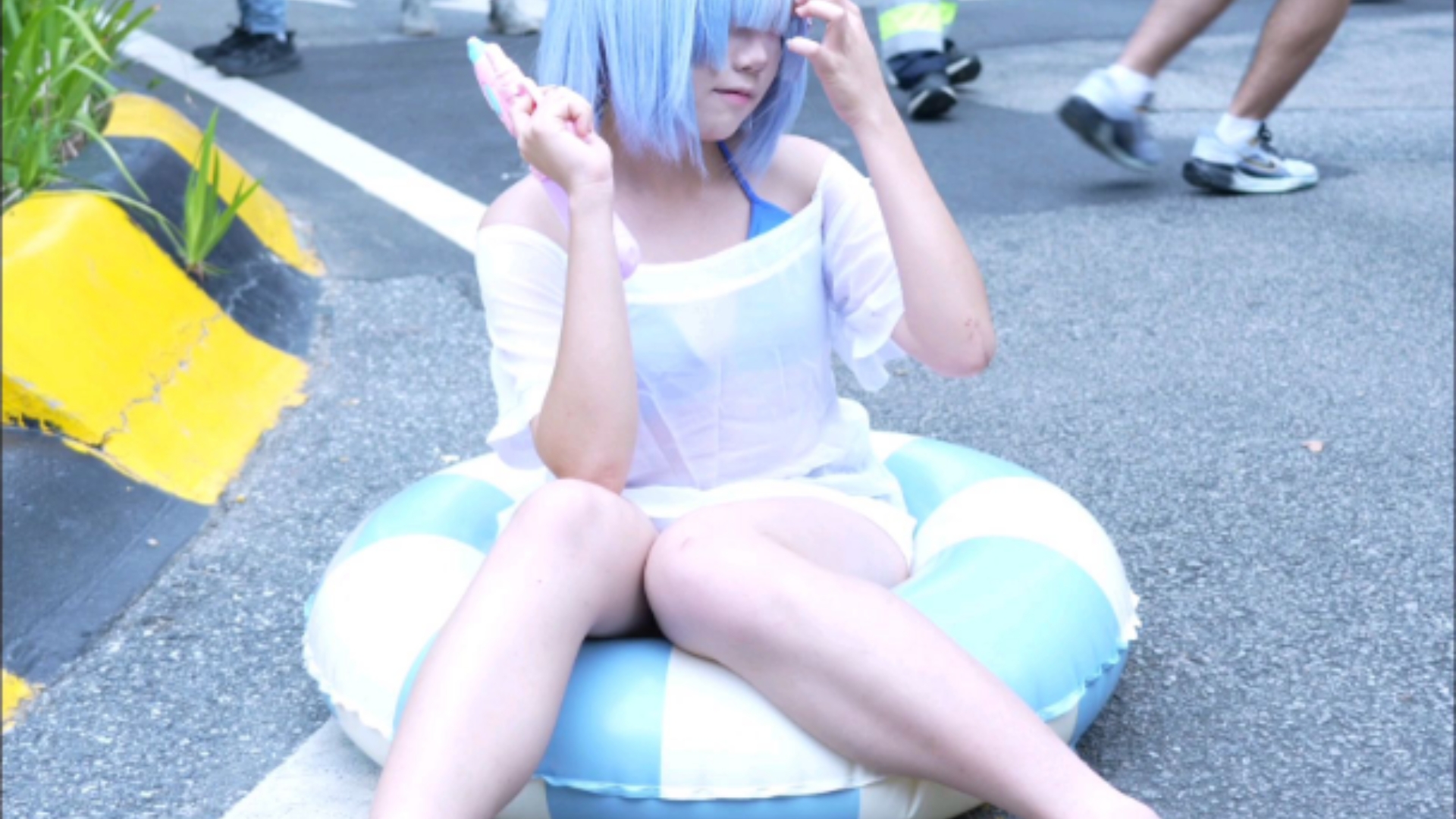 Summer is great for water play: swimsuit Reimu cos] - Strong people never complain about the environment to start in place