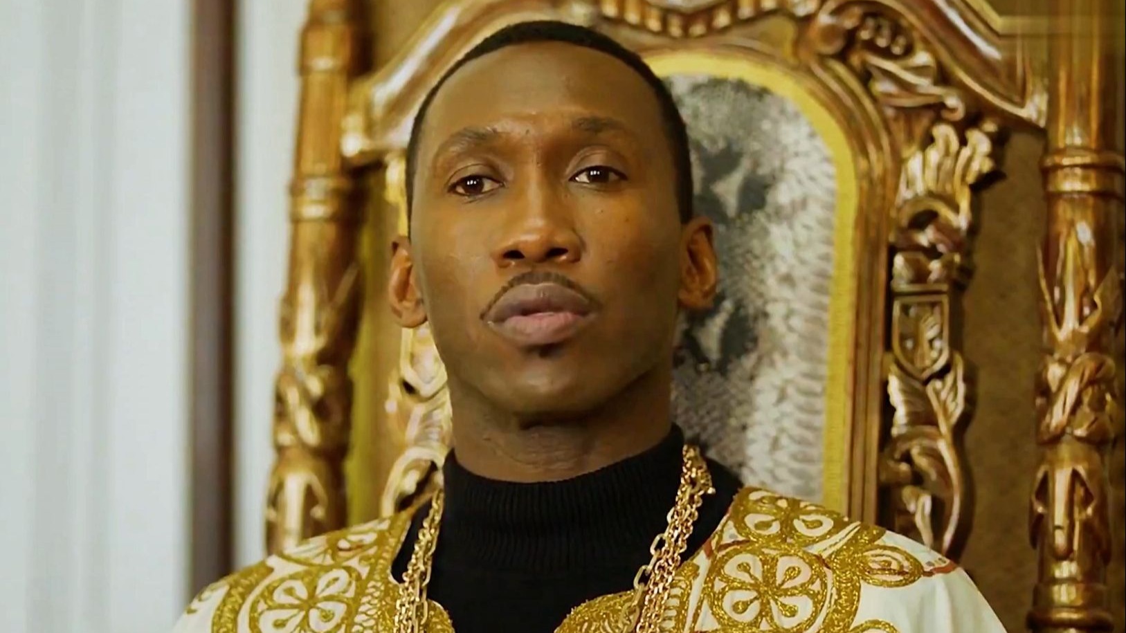 “这个黑人捏着兰花指，小心翼翼的吃下人生中第一口炸鸡！”《绿皮书》