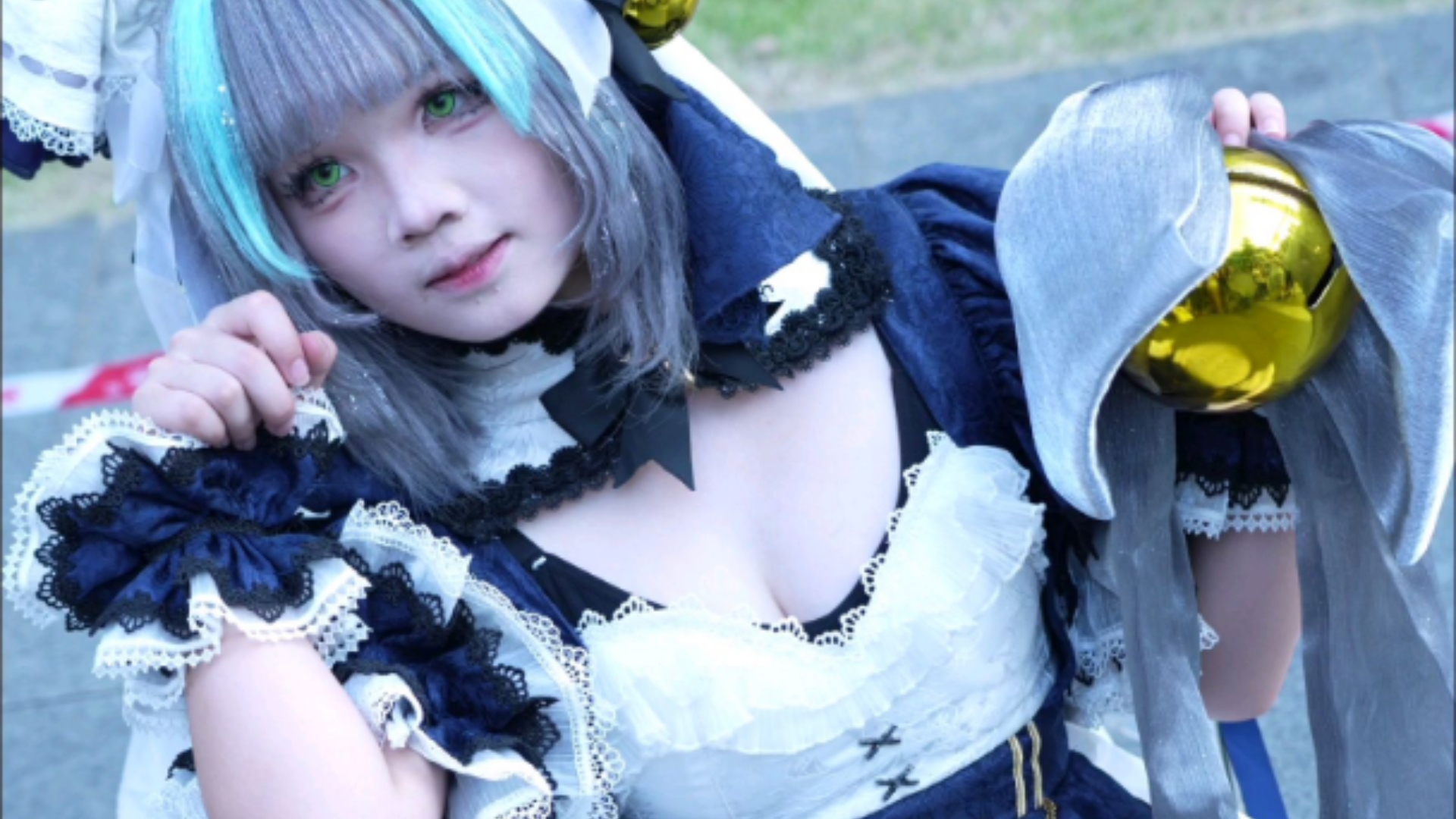 [Cheshire Cat Cos] - So big this bell.