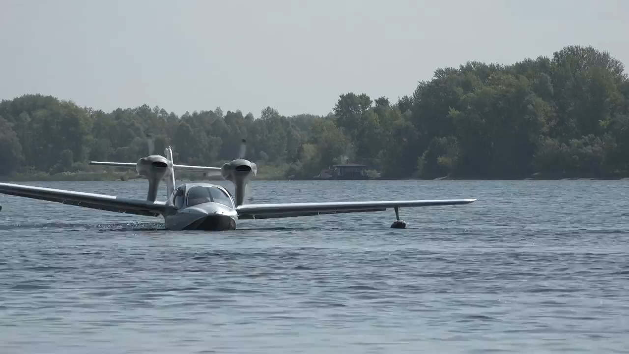 拥有6座的ACK-62 水上飞机