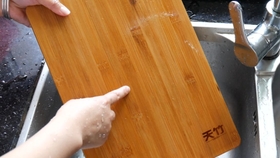 菜板发霉了怎么办才能清洗干净 06ef9211313f59f03fe982ef9ffe865008c831f3.jpg@280w_158h_1c_100q.jpg