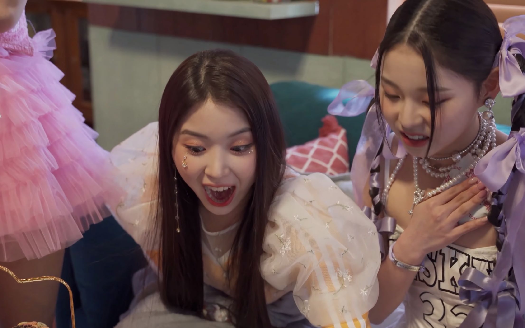 新女团nmixxoomv练习室mv拍摄过程摄影棚