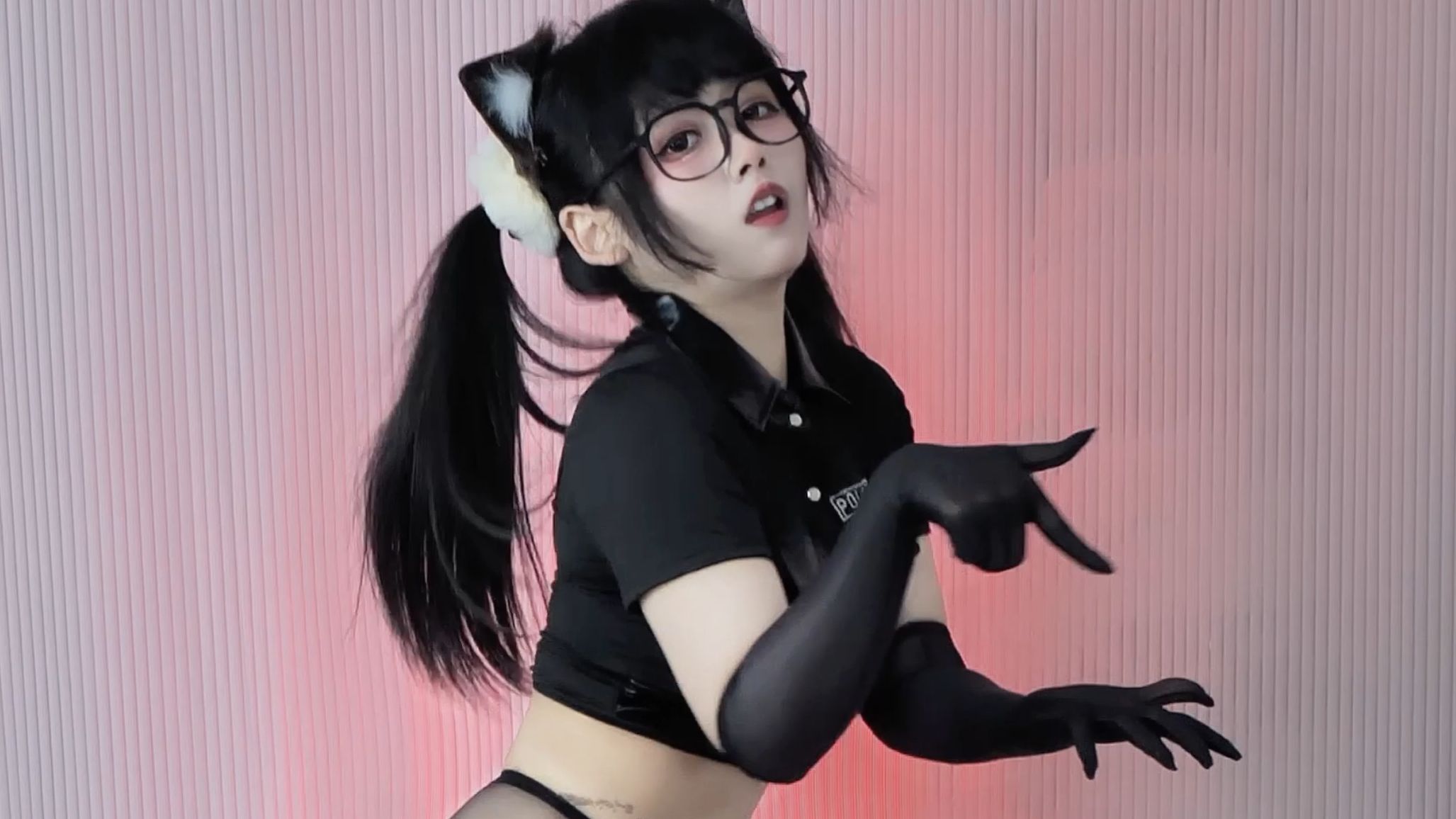 Not allowed to look at the thumbs ah ah ah ah ah ah ah ah