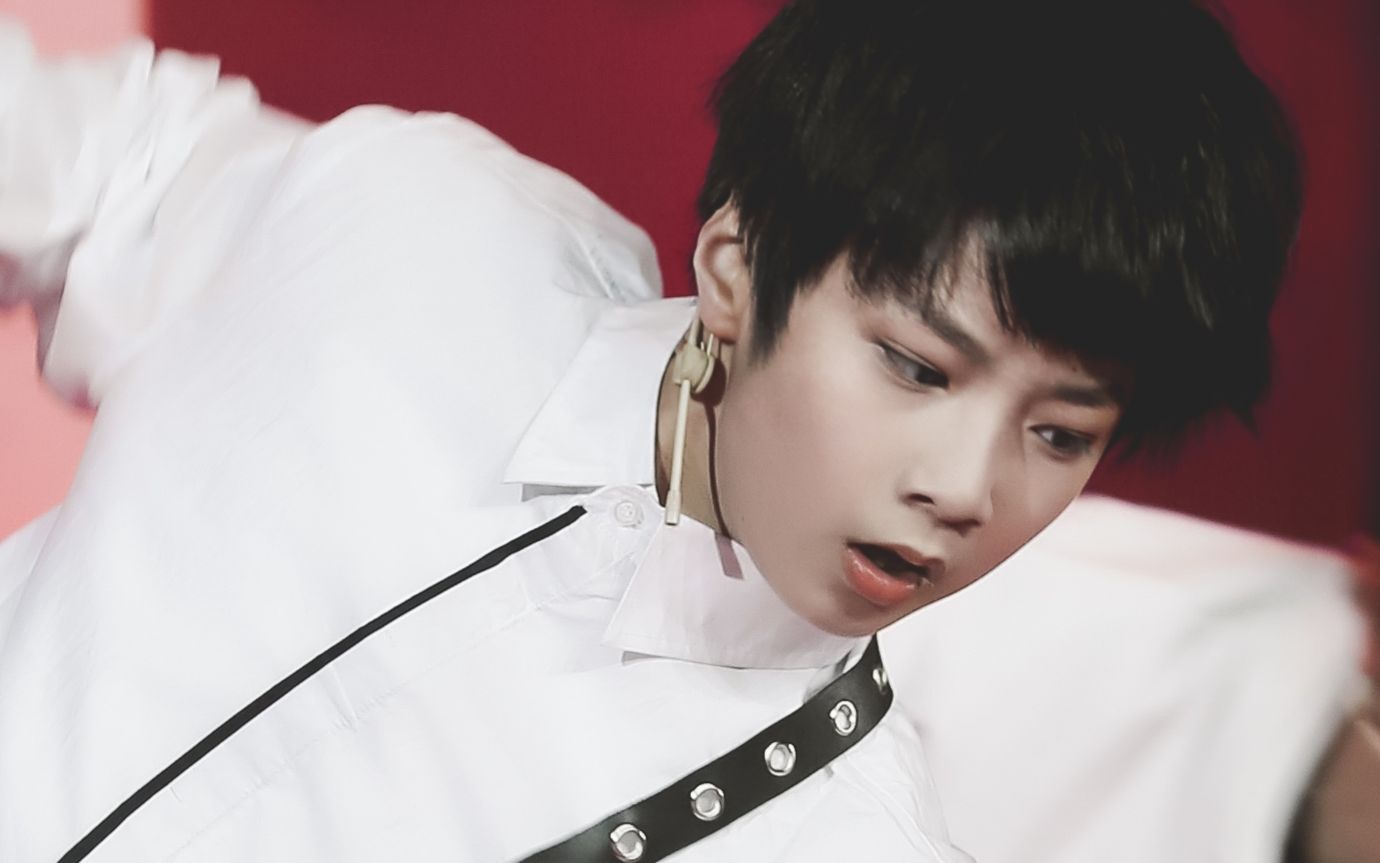 TF四代给刘耀文打歌 B站