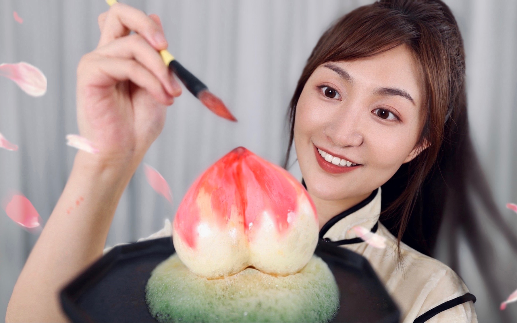 一个桃子100块？美食博主：那是成本！