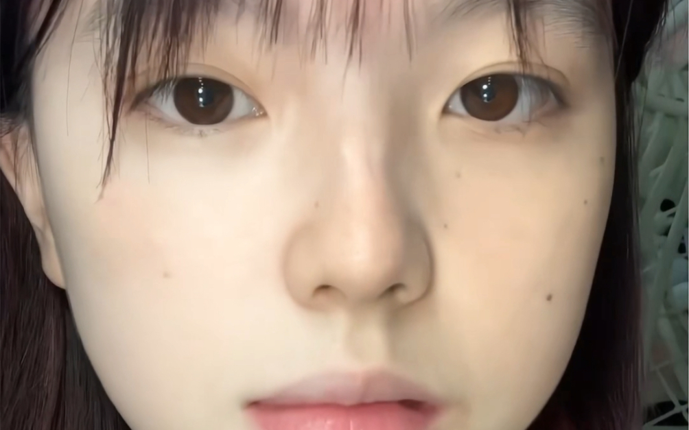 今天的妆不能白化