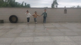 小孩子走路内八字怎么回事 083f2e21ee795e5d598c461ab1604861c09be69c.jpg@280w_158h_1c_100q.jpg