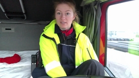 中国最美女司机 0876840aabd2b590618c26e8bf89fc0e7a59927d.jpg@280w_158h_1c_100q.jpg