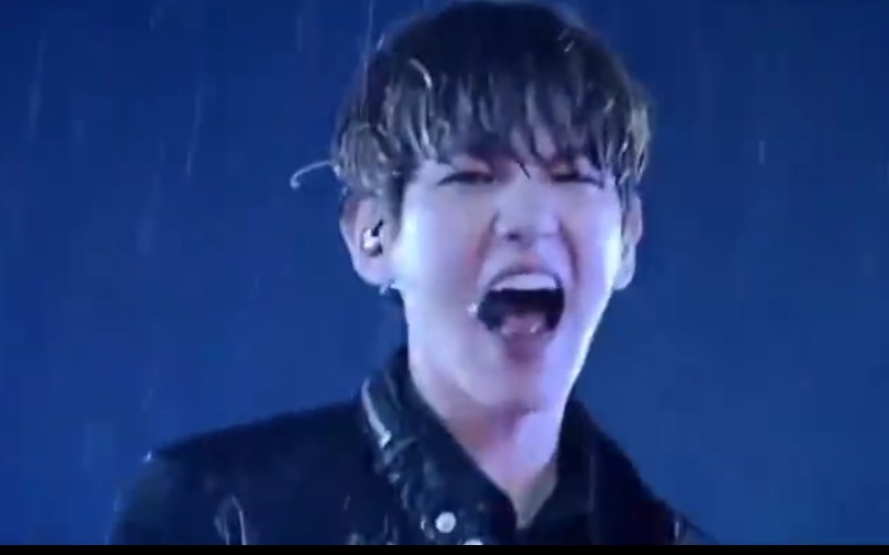 【EXO】还记得雨中的MAMA吗？  又心疼又震撼的舞台! 宣誓着EXO的到来!!!