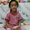 那个压枪被说成血雾追踪的小女孩如今会唱歌了，而且音准还刚刚滴