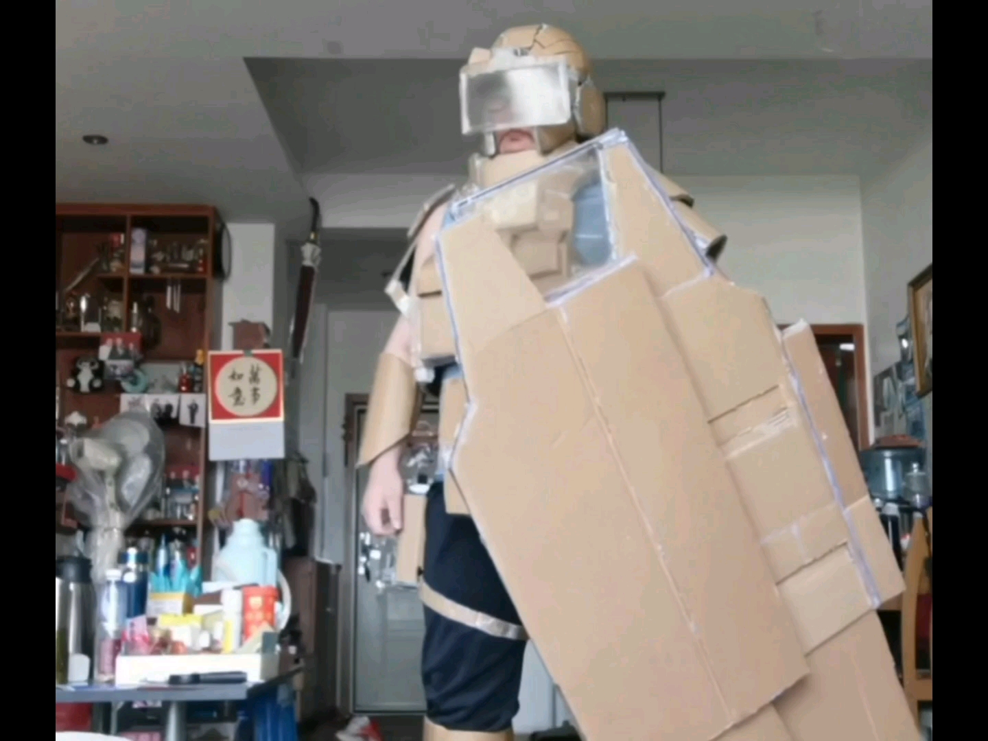 《纸盾》《5.9kg》