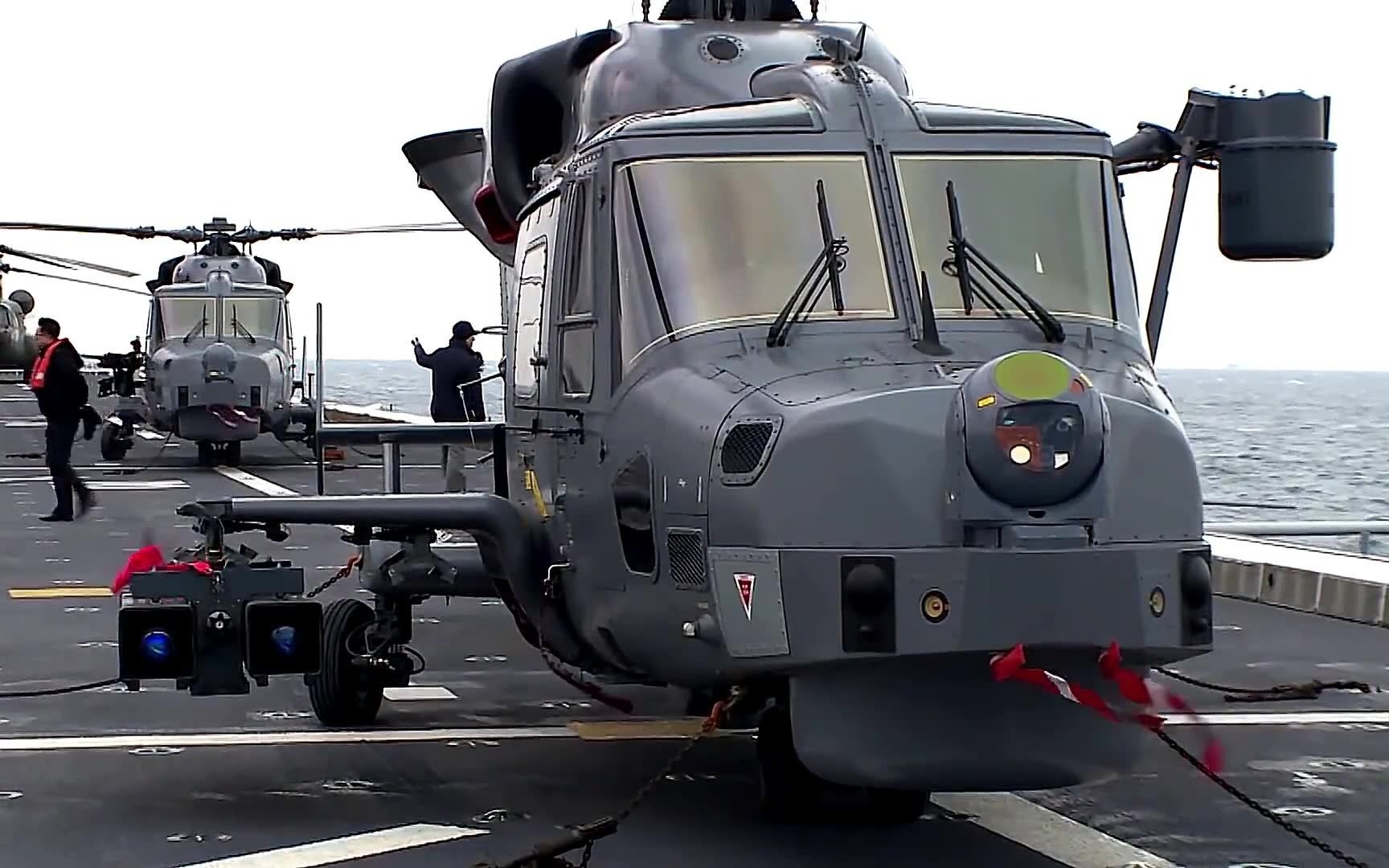 实拍AW-159野猫反潜战直升机训练视频！