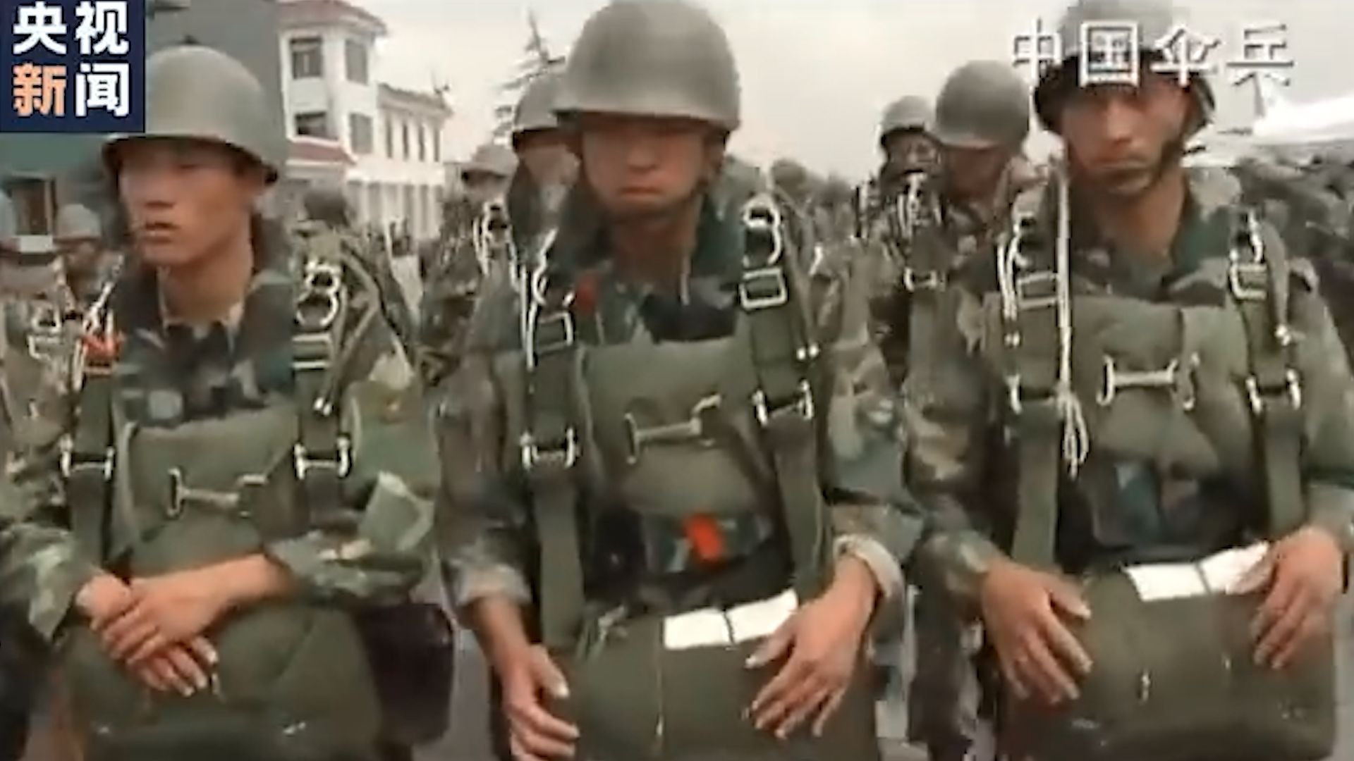 “神兵天降在此刻具象化”