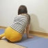 在黄色打底裤家庭家里运动瑜伽和训练-part3