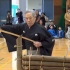 日本76岁刀王展示居合斩，竹木瞬间被斩3段，你看得清他挥刀吗？