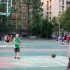 【感动视频】两位老人夫妻在打篮球.mp4