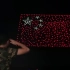 《中国达人秀》700架无人机组合五星红旗。我骄傲我是中国人