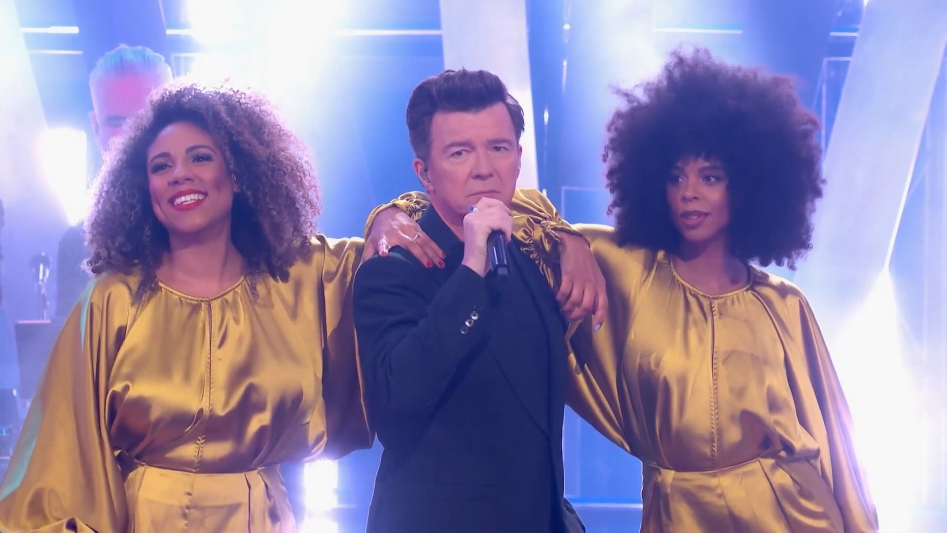 Rick Astley遭到伴舞诈骗《She Wants to Dance With Me / Juice》 摇滚跨年夜 20231231