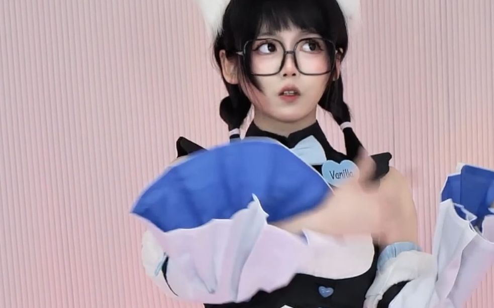 Pretty much the perfect cat lady!