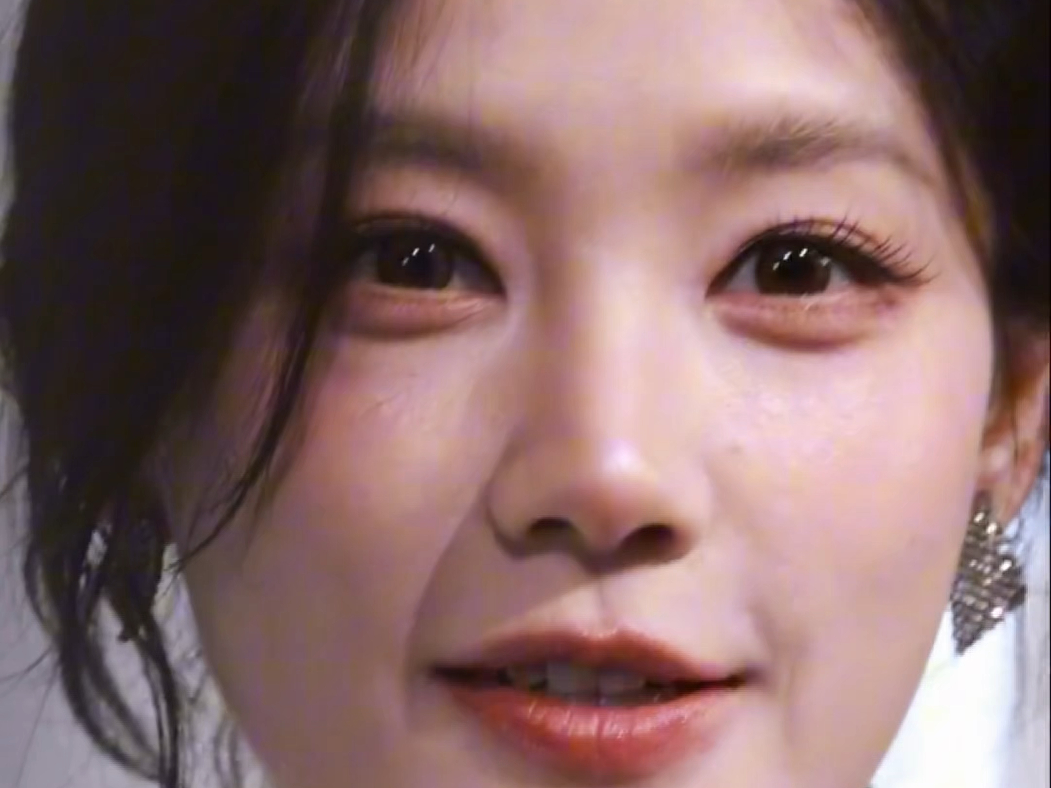 李一桐怼脸润润的