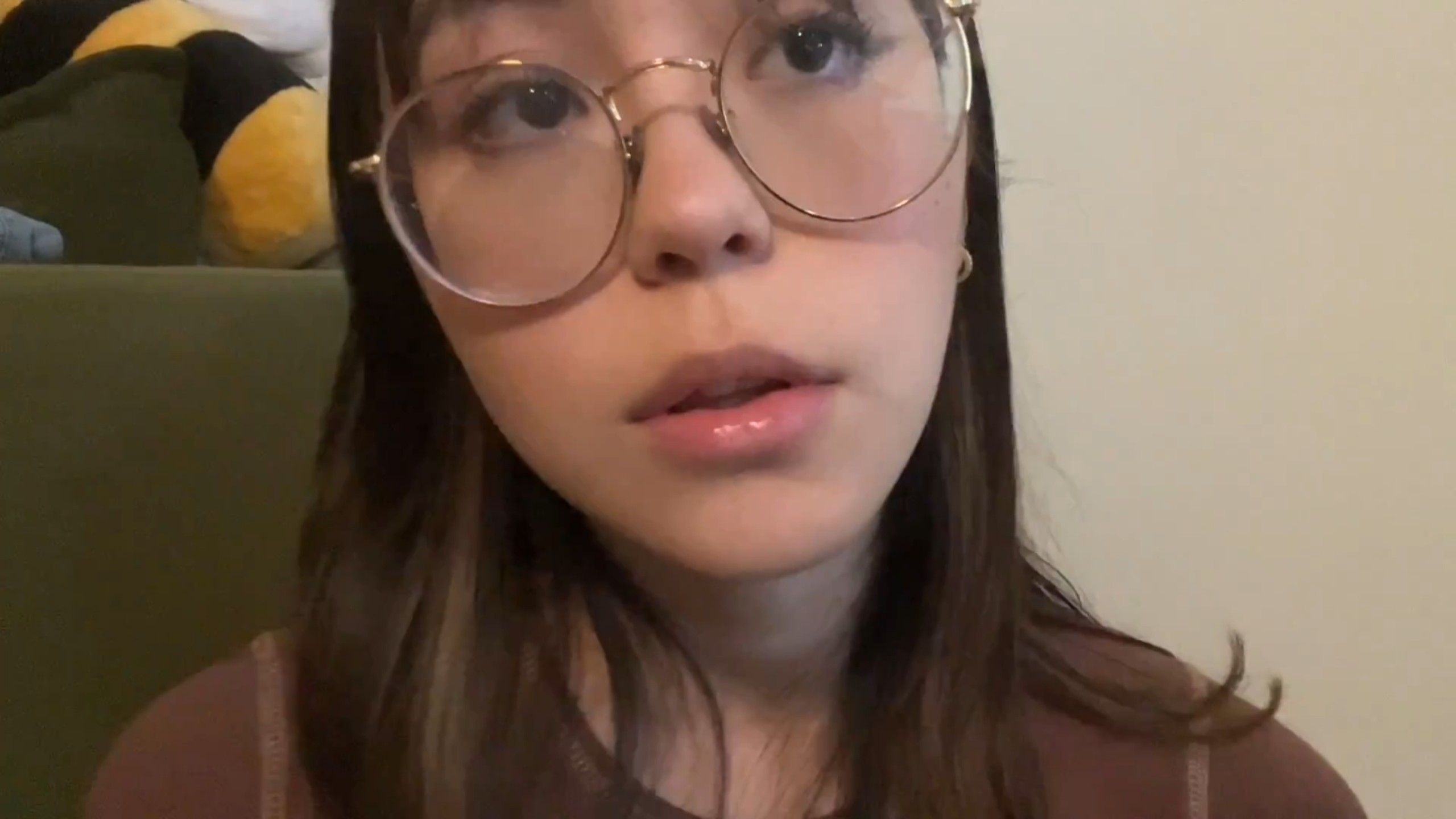 即使隔着屏幕也要接吻