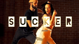 蘑菇蘑菇狗狗舞完整版 0e4417a8525adbc748e6145aadfb0a3519f6c6fe.jpg@310w_174h_1c_100q.jpg