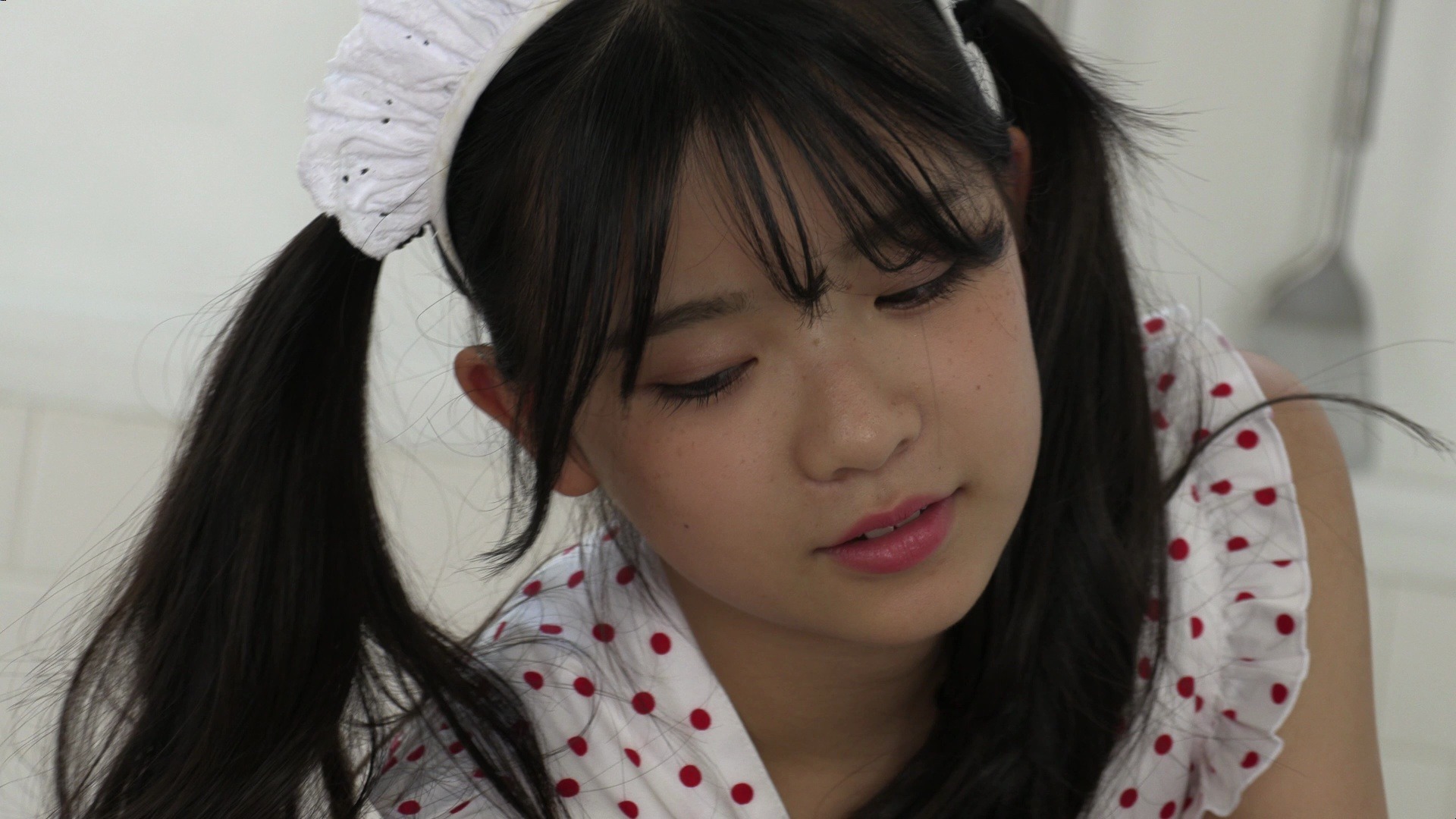 Mao Imaizumi wiping the table [4K quality]