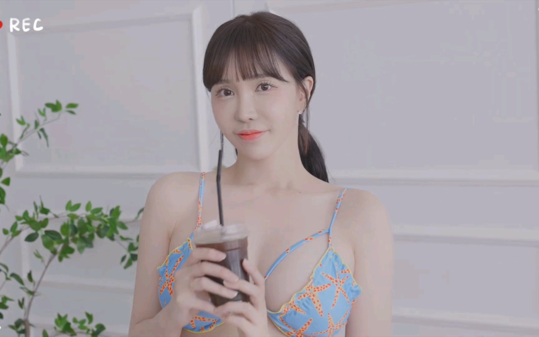 Fleshy sister with creamy skin, bikini fitting