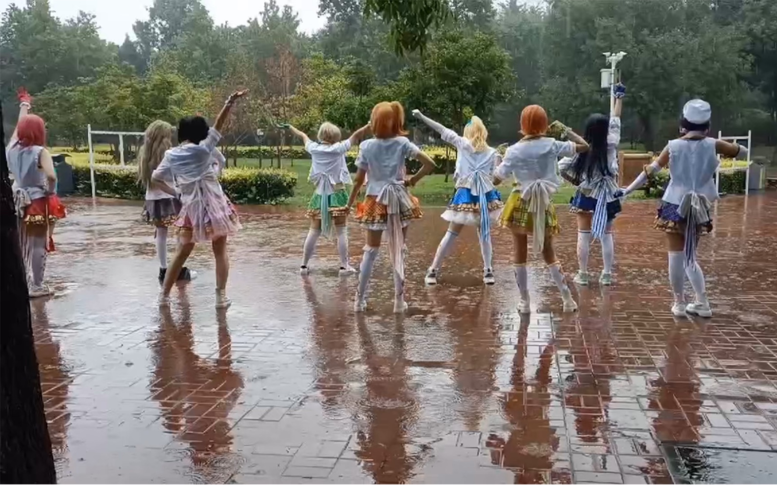 【Lovelive】no brand girls  | 一起创造雨中的奇迹吧！
