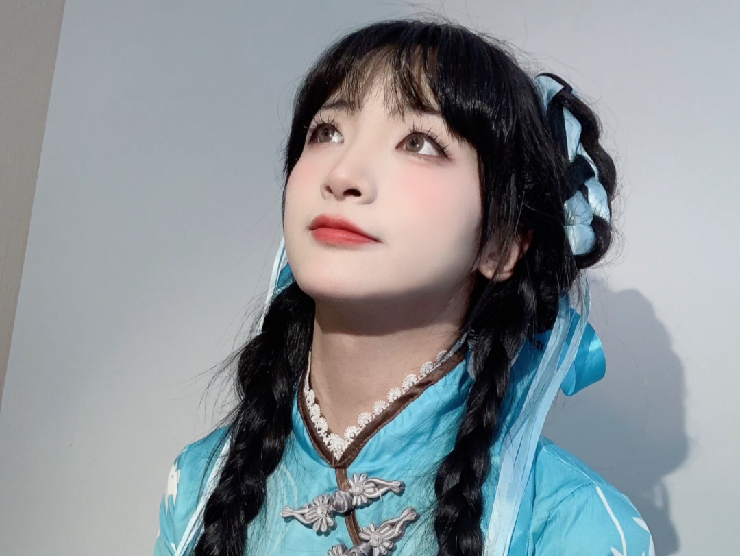 你说曾见过一个和我很像的姑娘