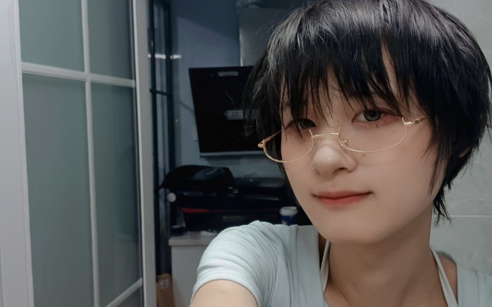 男生留发学习化妆四个月会变成什么样？