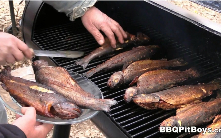 【soso字幕【美国佬土豪bbq吃法】西葫芦培根卷夹芝士汉堡扒【双语