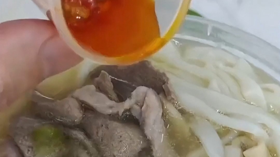 广东人不爱吃辣椒，但是辣椒酱做的非常辣啊