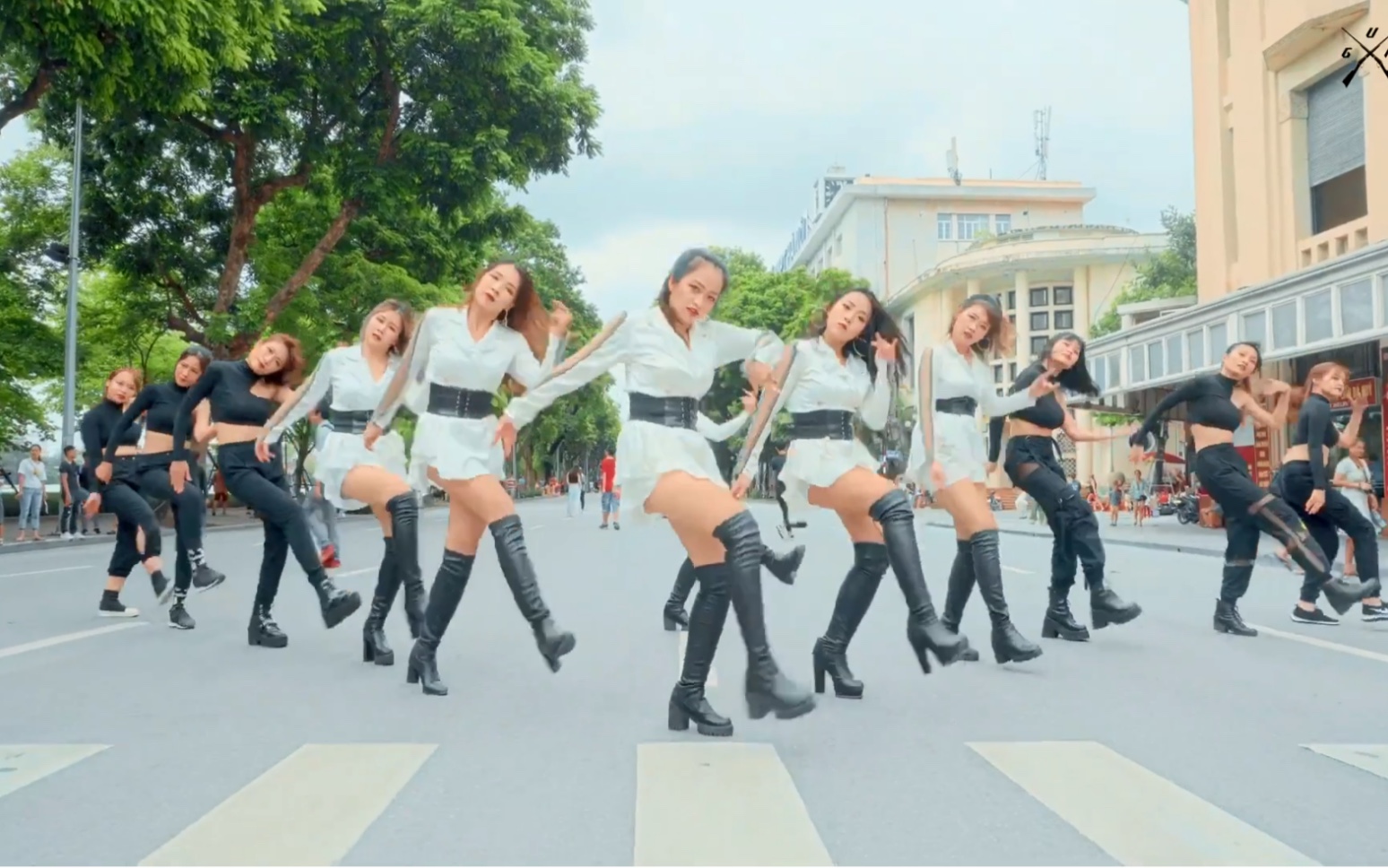 Kpop In Public Challenge Everglow Adios L Dance Cover By Gun Dance