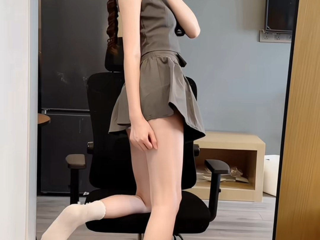 【Karina_Eve】最新视频来袭，快来看看吧！